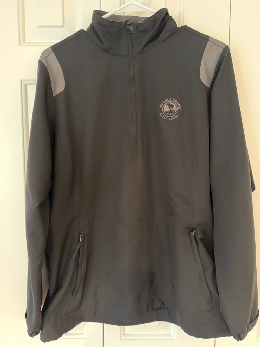 Nike Men's Black and Light Gray Performance Quarter-Zip Jacket